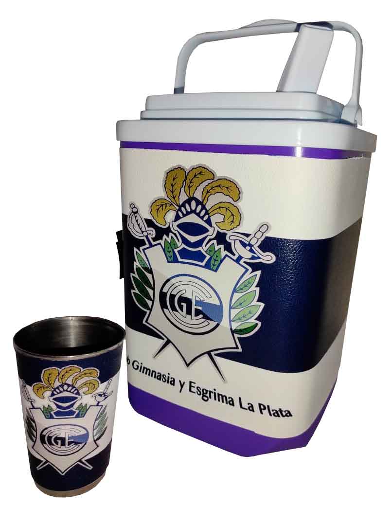 Set de terere con diseño de Club Estudiantes de la Plata