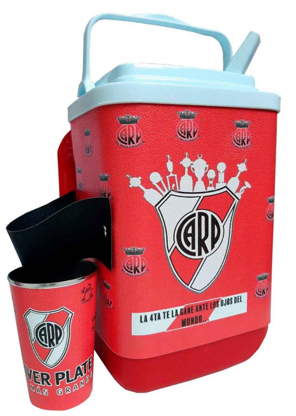 Set de terere con diseño de River Plate